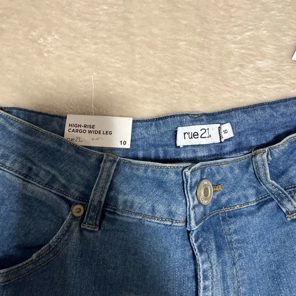 Rue21 High-Rise Cargo Wide Leg Blue Denim Jeans - Picture 3 of 3